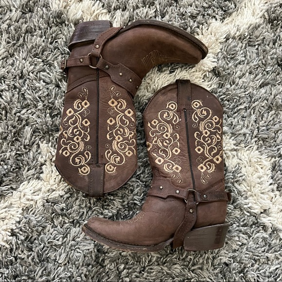 Old Corral Brown Leather With Tan Floral Embroidery Cowboy Boots. Size 9.5T - Picture 4 of 14